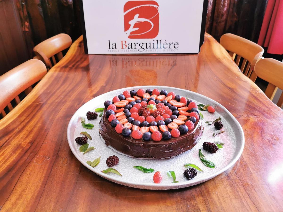 Logis Hotel Restaurant La Barguillere 圣皮埃尔德日瓦 外观 照片