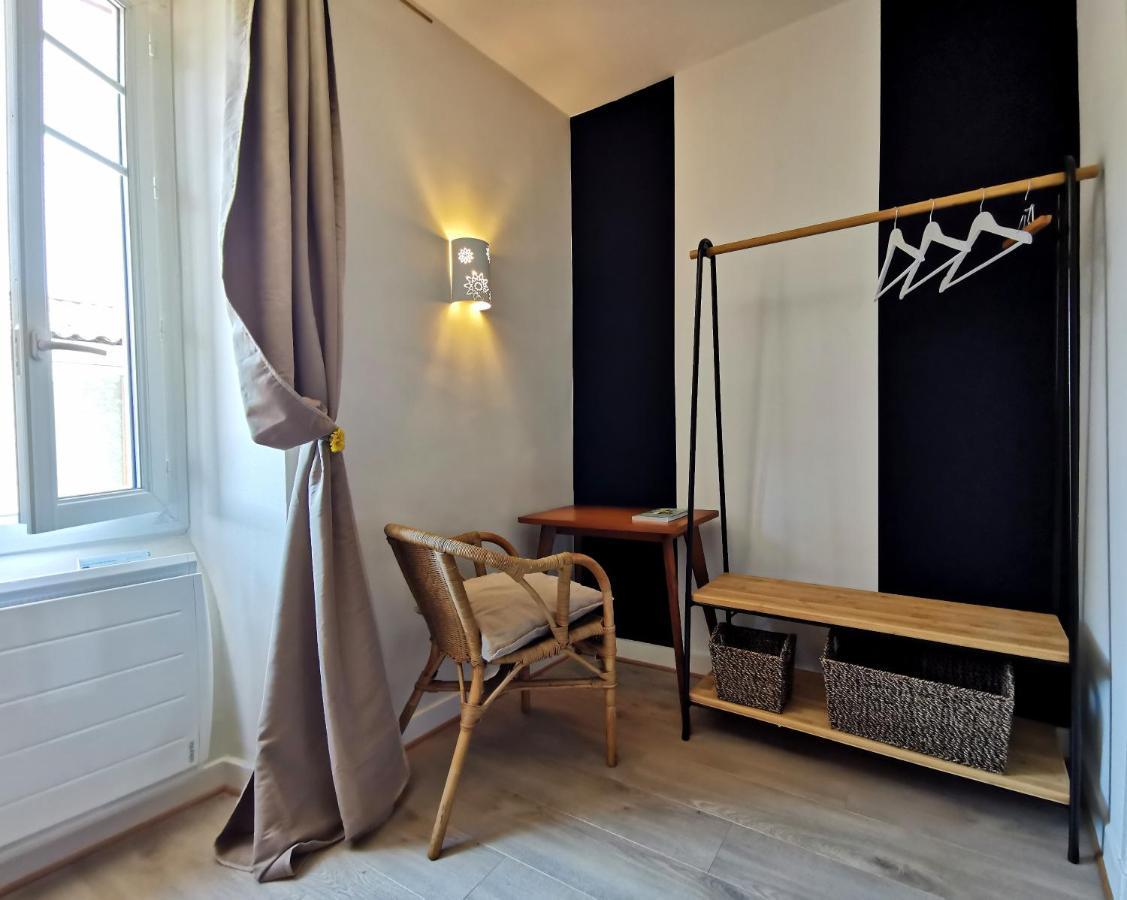 Logis Hotel Restaurant La Barguillere 圣皮埃尔德日瓦 外观 照片
