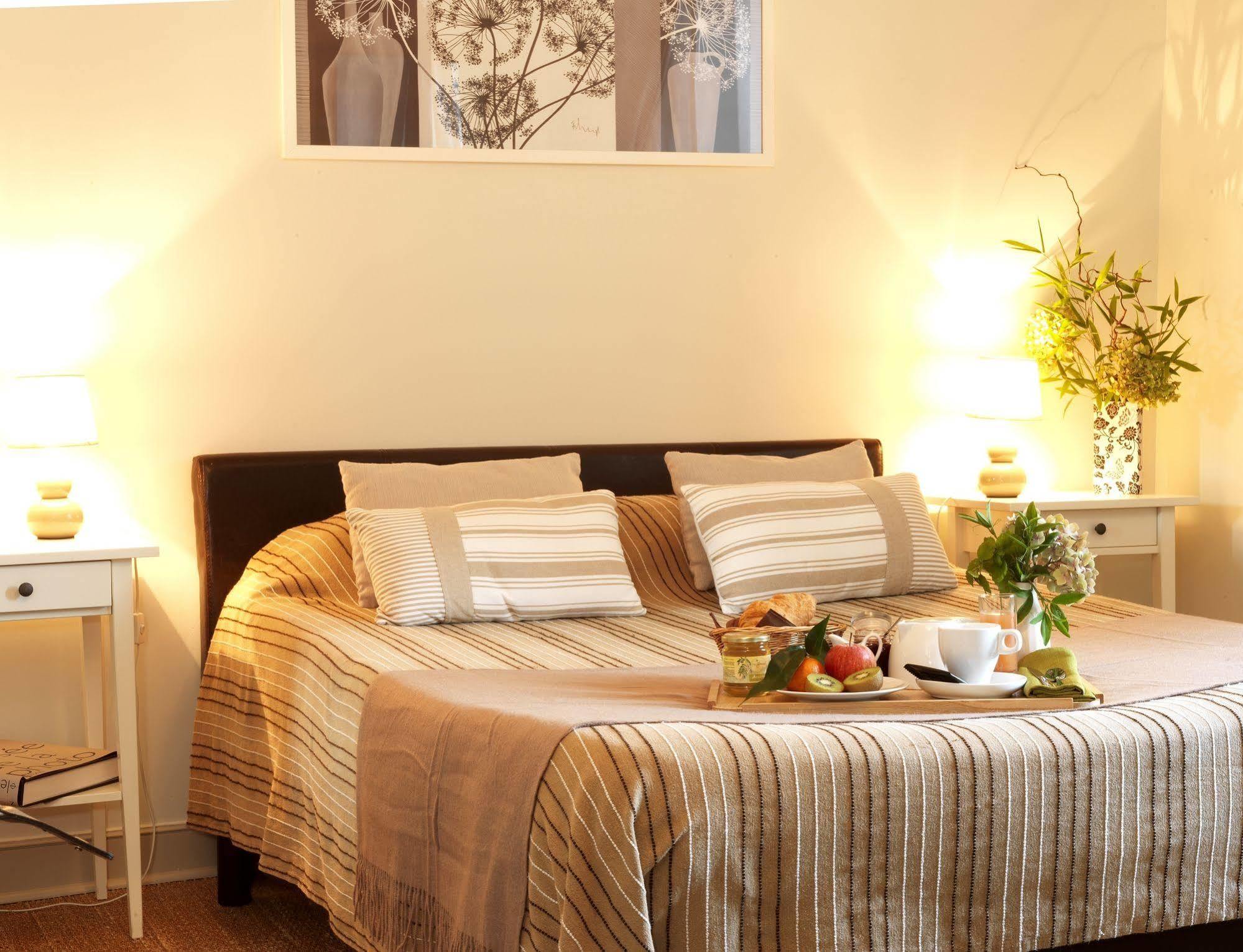Logis Hotel Restaurant La Barguillere 圣皮埃尔德日瓦 外观 照片