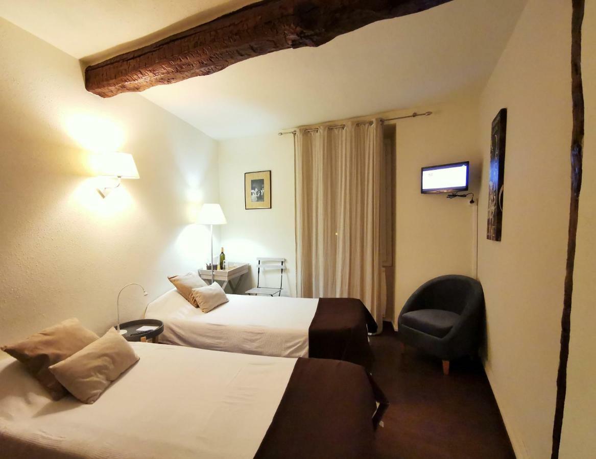 Logis Hotel Restaurant La Barguillere 圣皮埃尔德日瓦 外观 照片
